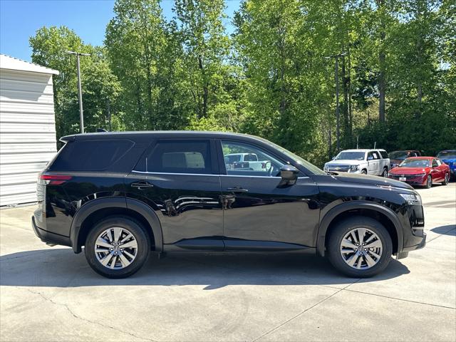 2025 Nissan Pathfinder S FWD
