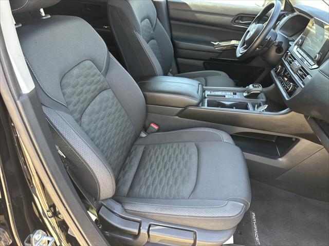 2025 Nissan Pathfinder S FWD