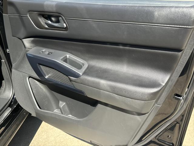 2025 Nissan Pathfinder S FWD