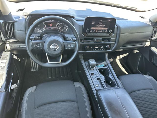 2025 Nissan Pathfinder S FWD