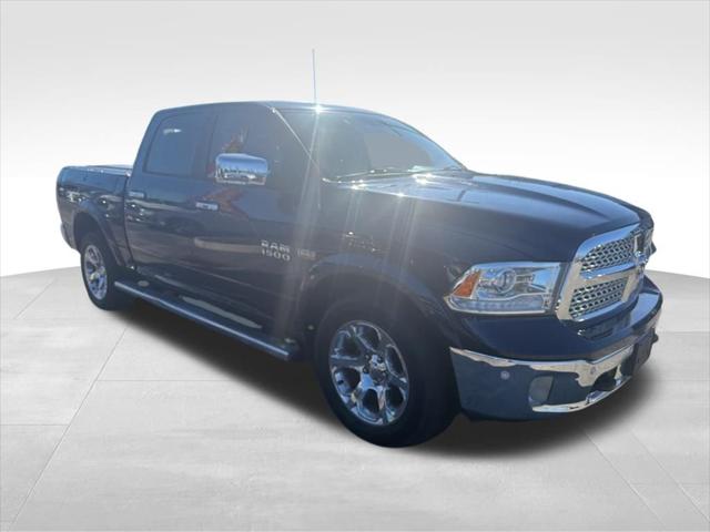 2017 RAM 1500 Laramie Crew Cab 4x4 57 Box