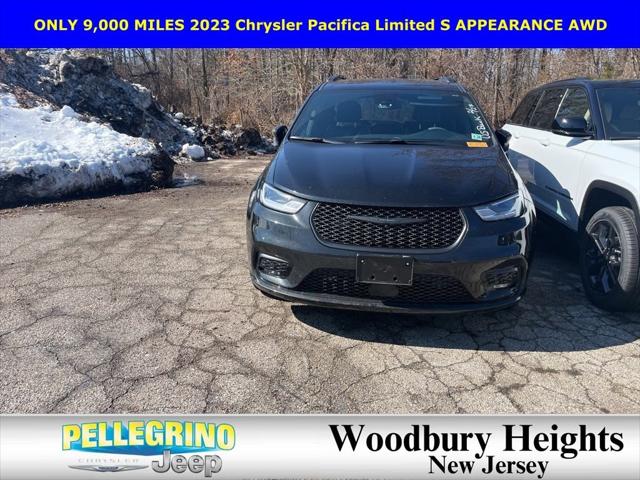 2023 Chrysler Pacifica Limited AWD