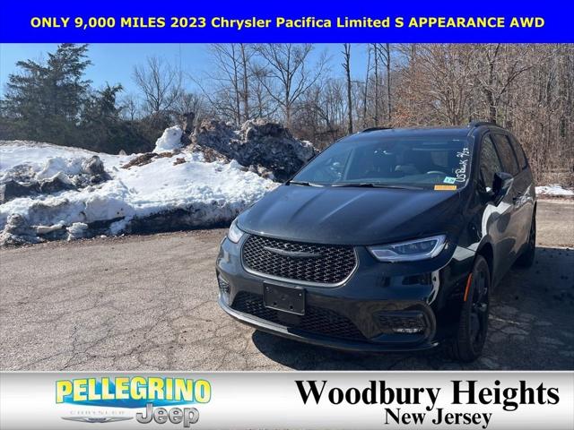 2023 Chrysler Pacifica Limited AWD