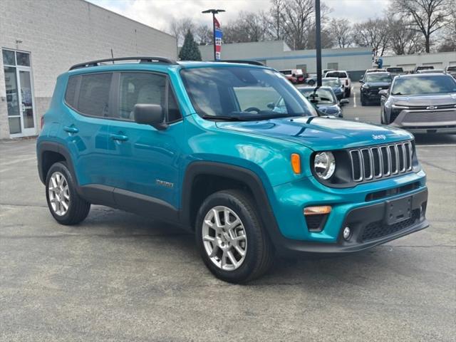 2022 Jeep Renegade Latitude 4x4 2022 Jeep Renegade Latitude 4x4