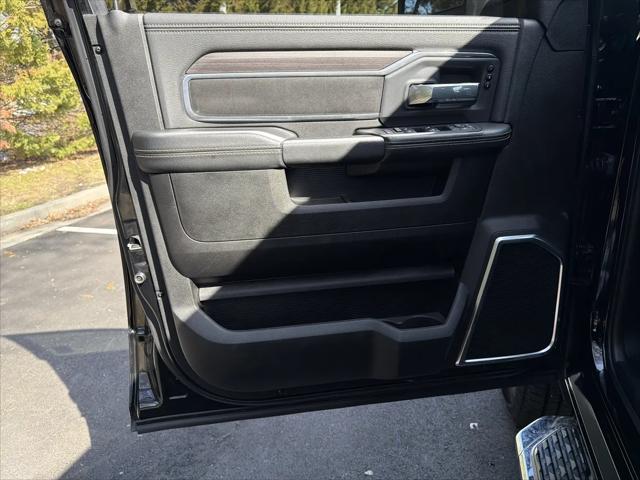 2025 Ram 3500 Laramie Crew Cab 4x4 6'4" Box