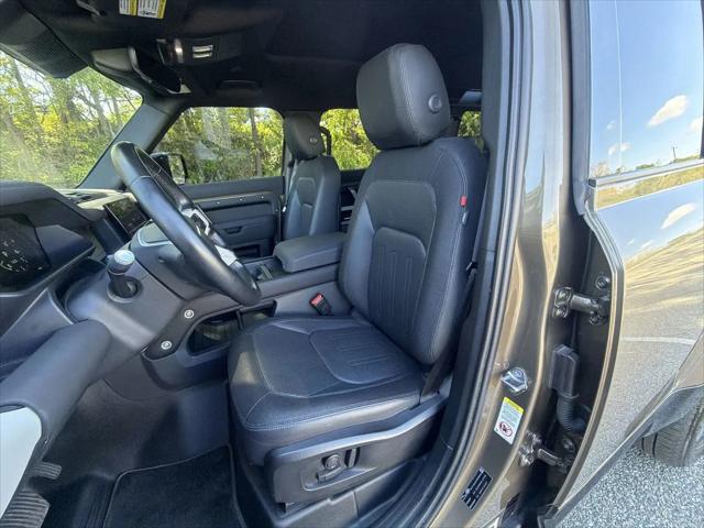 2022 Land Rover Defender 110 X-Dynamic SE