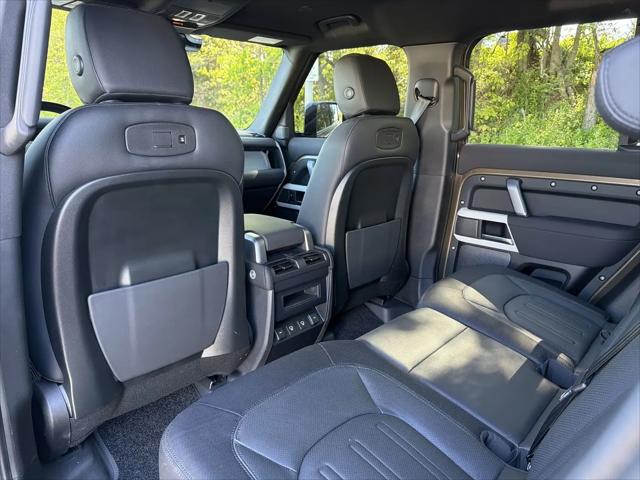 2022 Land Rover Defender 110 X-Dynamic SE