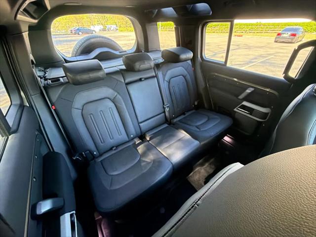 2022 Land Rover Defender 110 X-Dynamic SE