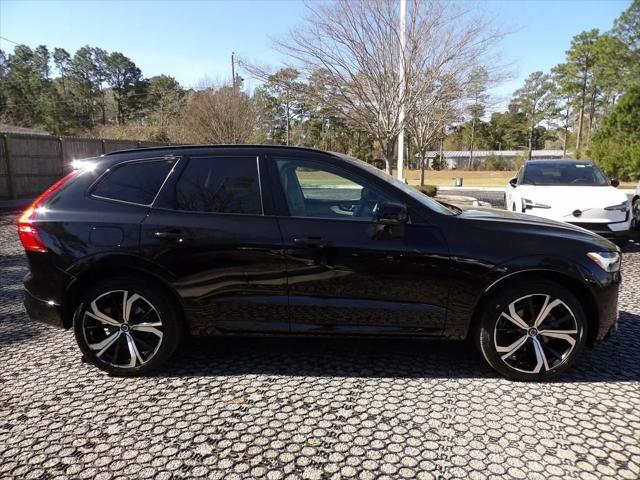 2023 Volvo XC60 B5 Ultimate Dark Theme
