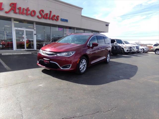 2017 Chrysler Pacifica Touring-L