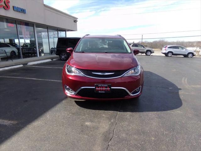2017 Chrysler Pacifica Touring-L
