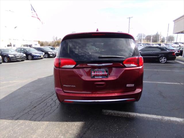 2017 Chrysler Pacifica Touring-L