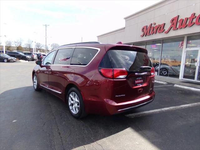 2017 Chrysler Pacifica Touring-L