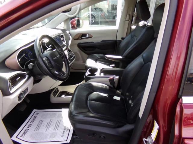 2017 Chrysler Pacifica Touring-L