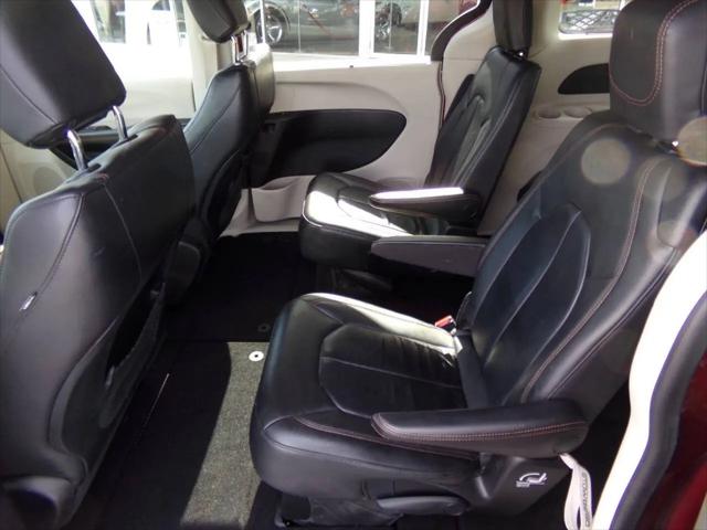 2017 Chrysler Pacifica Touring-L