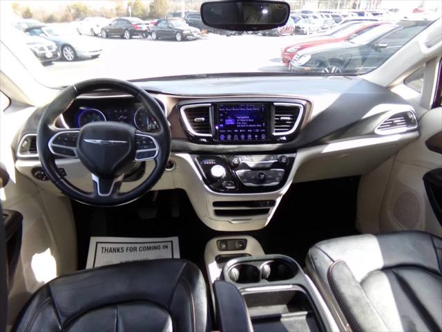 2017 Chrysler Pacifica Touring-L