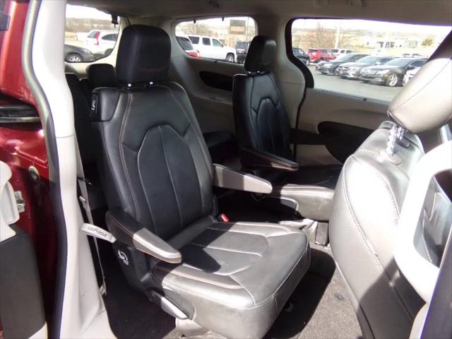 2017 Chrysler Pacifica Touring-L