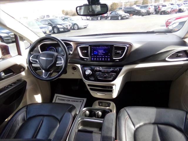 2017 Chrysler Pacifica Touring-L