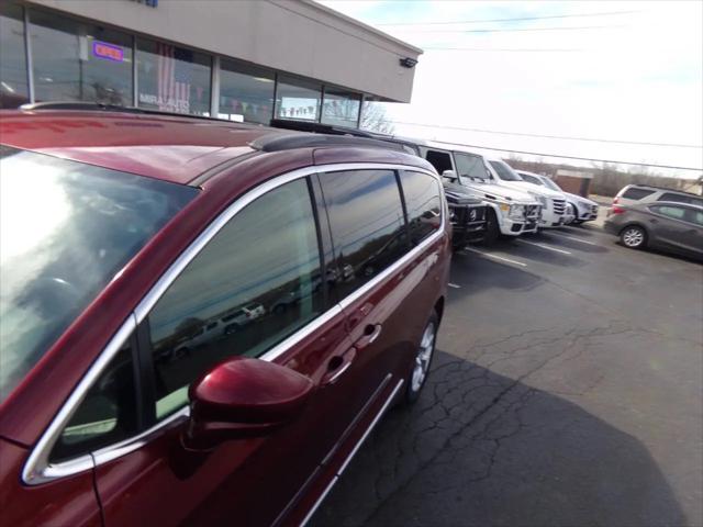 2017 Chrysler Pacifica Touring-L