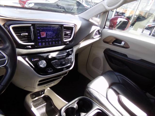 2017 Chrysler Pacifica Touring-L