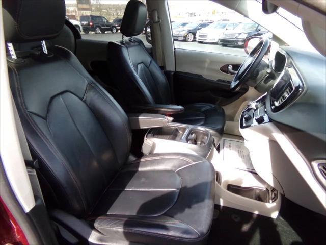 2017 Chrysler Pacifica Touring-L