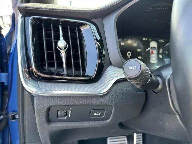 2021 Volvo S60 T6 R-Design