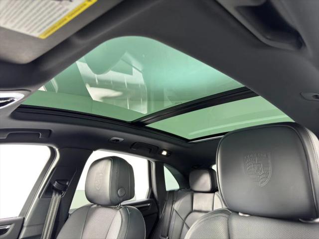 2023 Porsche Macan Base