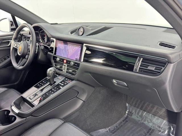 2023 Porsche Macan Base