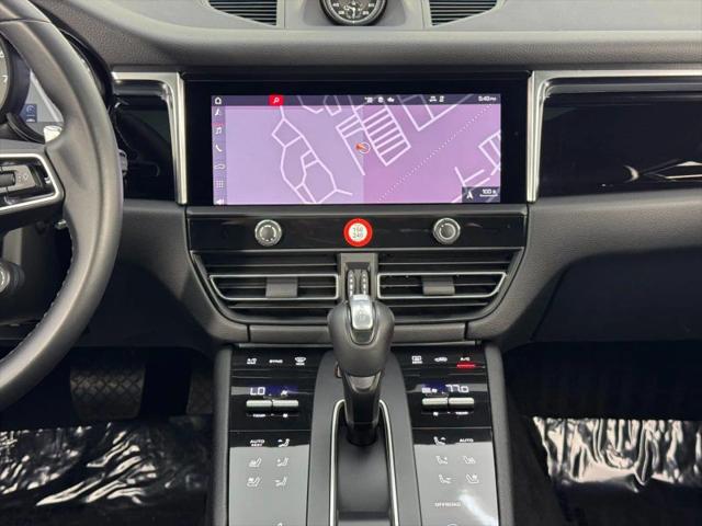 2023 Porsche Macan Base