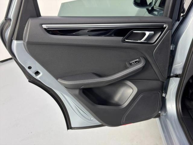2023 Porsche Macan Base