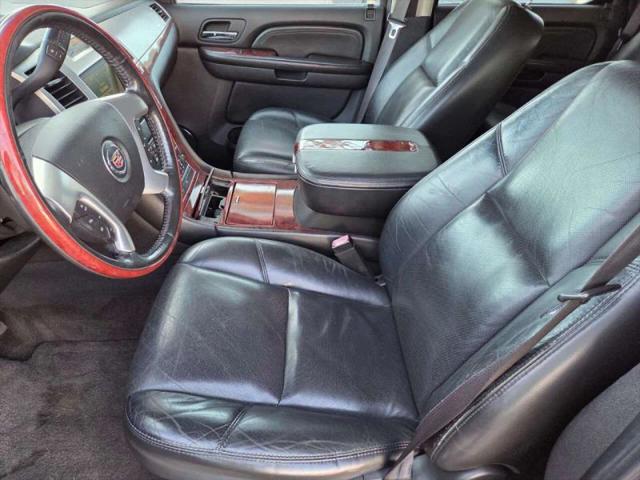 2007 Cadillac Escalade Standard