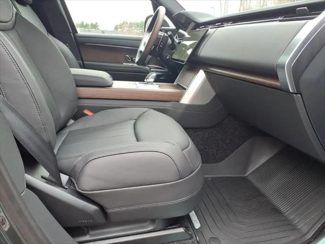 2026 Land Rover Range Rover P400 SE 7 Seat