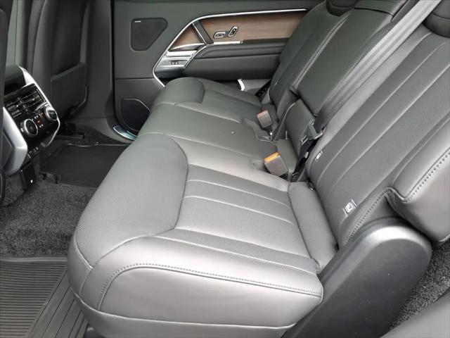 2026 Land Rover Range Rover P400 SE 7 Seat