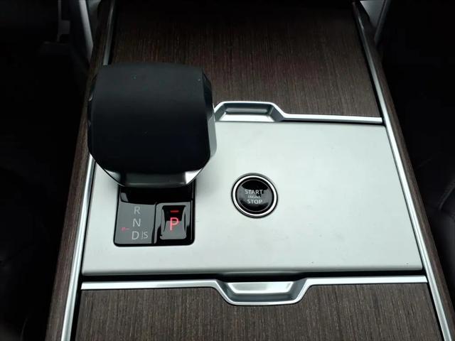 2026 Land Rover Range Rover P400 SE 7 Seat