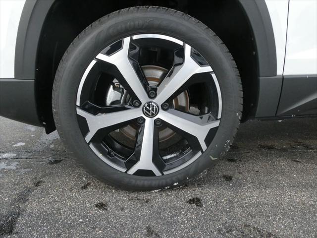 2026 Volkswagen Taos SEL