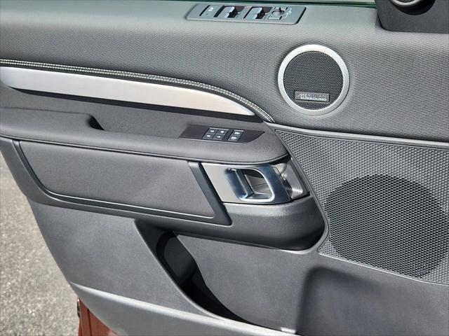 2026 Land Rover Discovery Gemini Edition