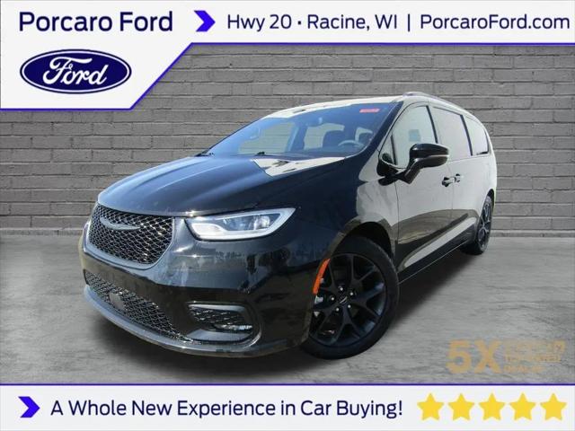 2025 Chrysler Pacifica Limited for sale in Racine, WI