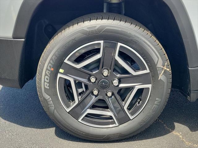 2026 Jeep Cherokee Laredo 4x4