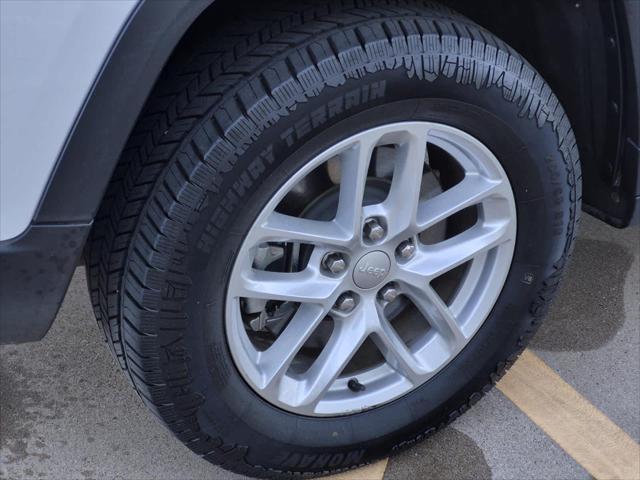 2023 Jeep Grand Cherokee L Laredo 4x2
