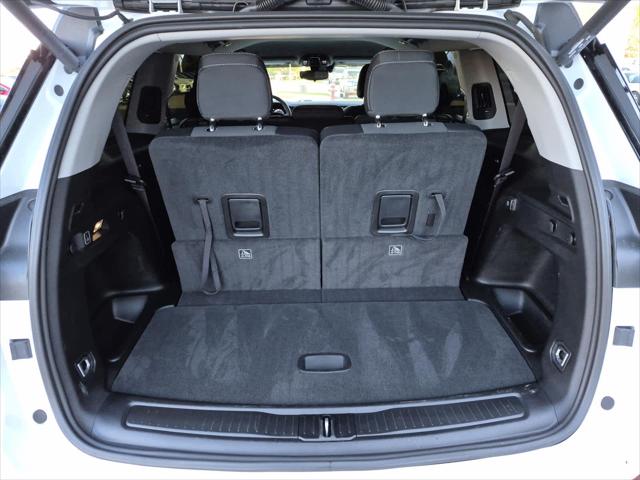 2023 Jeep Grand Cherokee L Laredo 4x2
