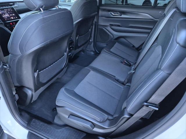 2023 Jeep Grand Cherokee L Laredo 4x2
