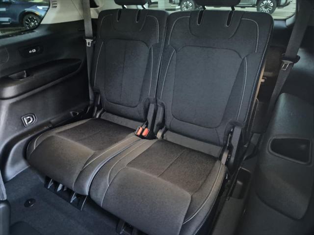 2023 Jeep Grand Cherokee L Laredo 4x2