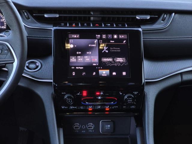2023 Jeep Grand Cherokee L Laredo 4x2