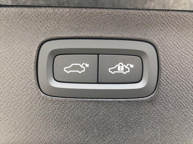 2026 Volvo XC90 Plus, B6 AWD Gas (mild hybrid), Gasoline, Bright, 7 Seats
