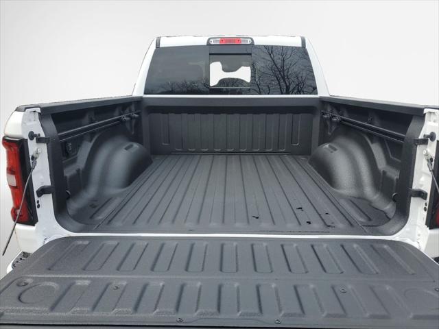2026 Ram 1500 Express Crew Cab 4x4 5'7" Box