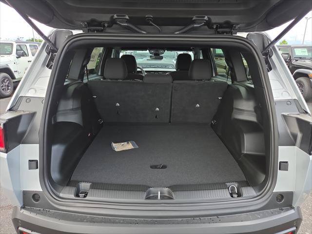 2026 Jeep Cherokee Laredo 4x4