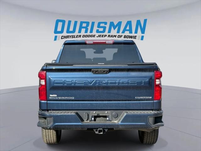 2022 Chevrolet Silverado 1500 4WD Crew Cab Short Bed Custom