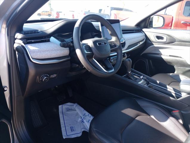 2024 Jeep Compass Latitude Lux FWD