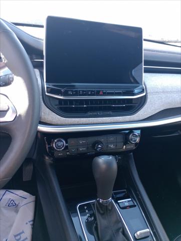 2024 Jeep Compass Latitude Lux FWD