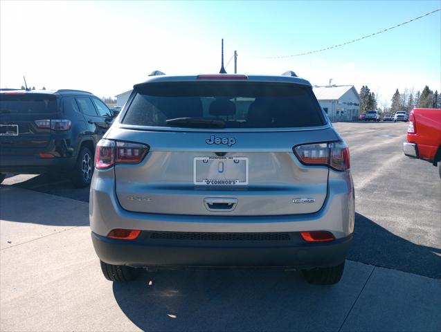 2024 Jeep Compass Latitude Lux FWD